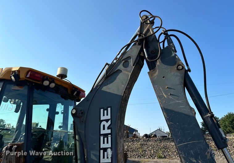 image for item DS4218 2007 John Deere  410J backhoe
