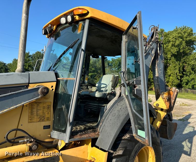 image for item DS4218 2007 John Deere  410J backhoe