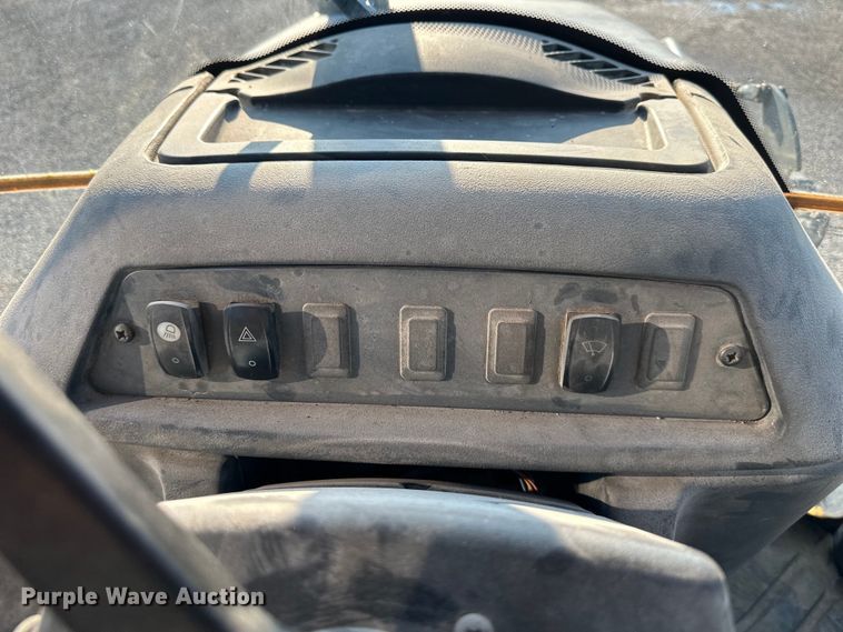 image for item DS4218 2007 John Deere  410J backhoe