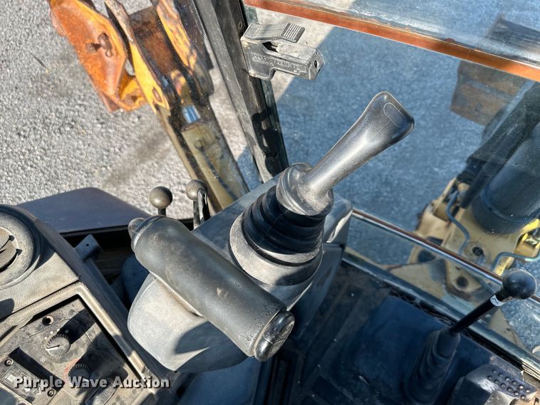 image for item DS4218 2007 John Deere  410J backhoe