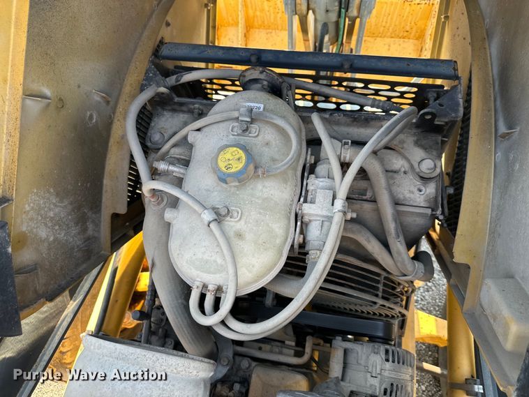 image for item DS4218 2007 John Deere  410J backhoe