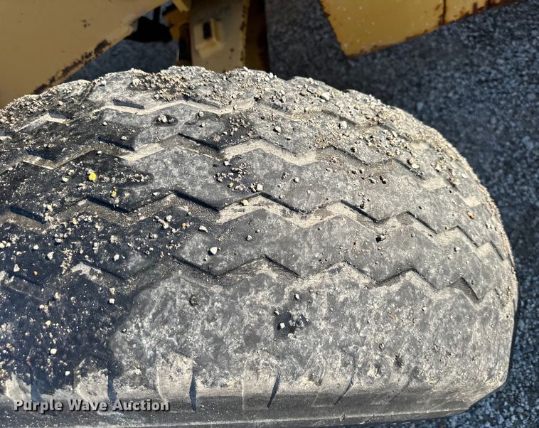 image for item DS4218 2007 John Deere  410J backhoe