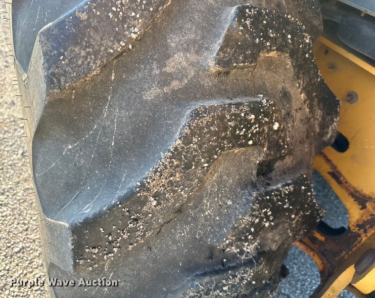 image for item DS4218 2007 John Deere  410J backhoe