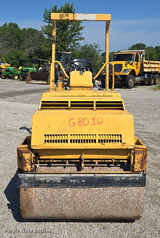 image for item DS4223 Hypac C747A double drum vibratory roller