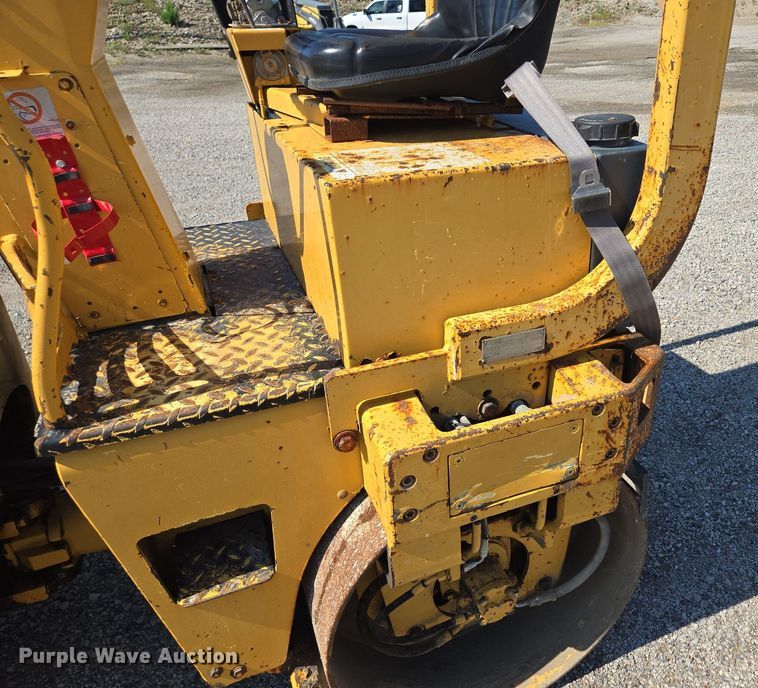 image for item DS4223 Hypac C747A double drum vibratory roller