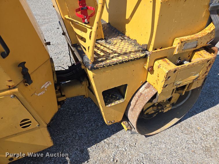 image for item DS4223 Hypac C747A double drum vibratory roller