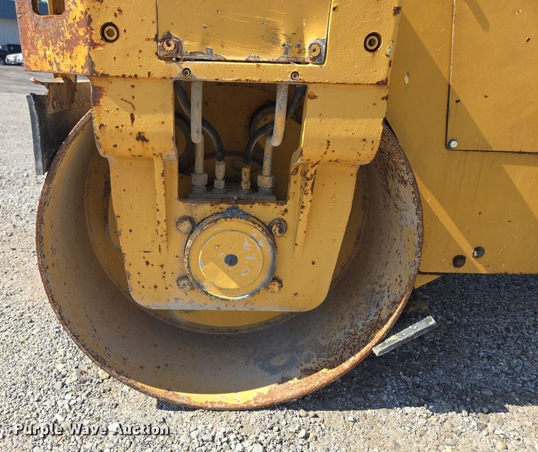 image for item DS4223 Hypac C747A double drum vibratory roller