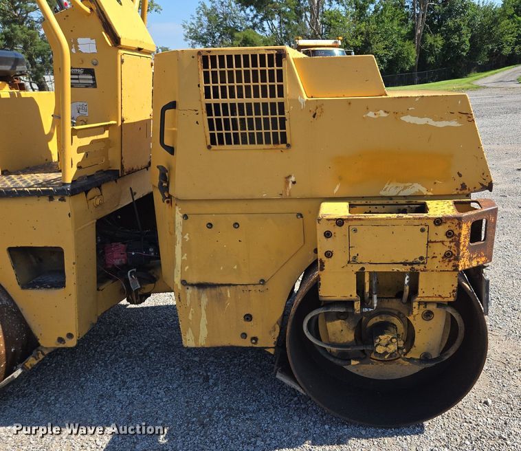 image for item DS4223 Hypac C747A double drum vibratory roller