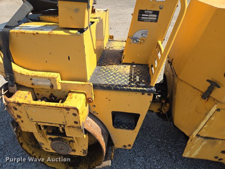 image for item DS4223 Hypac C747A double drum vibratory roller