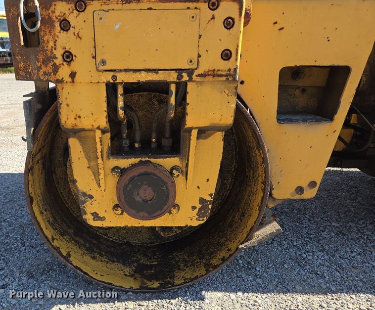 image for item DS4223 Hypac C747A double drum vibratory roller