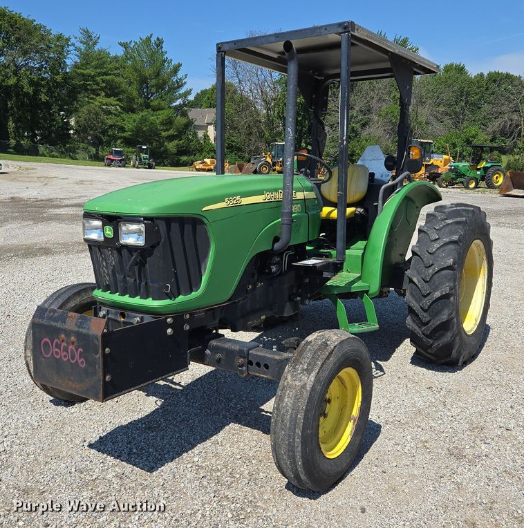 image for item DS4225 2006 John Deere 5325 tractor