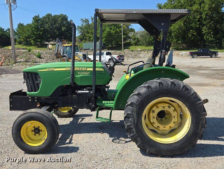 image for item DS4225 2006 John Deere 5325 tractor