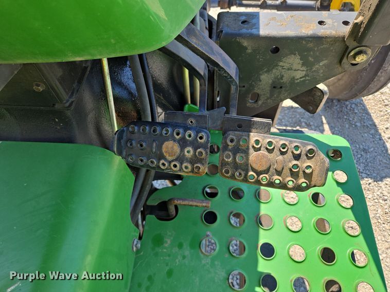 image for item DS4225 2006 John Deere 5325 tractor