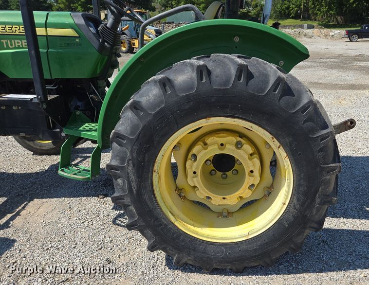 image for item DS4225 2006 John Deere 5325 tractor