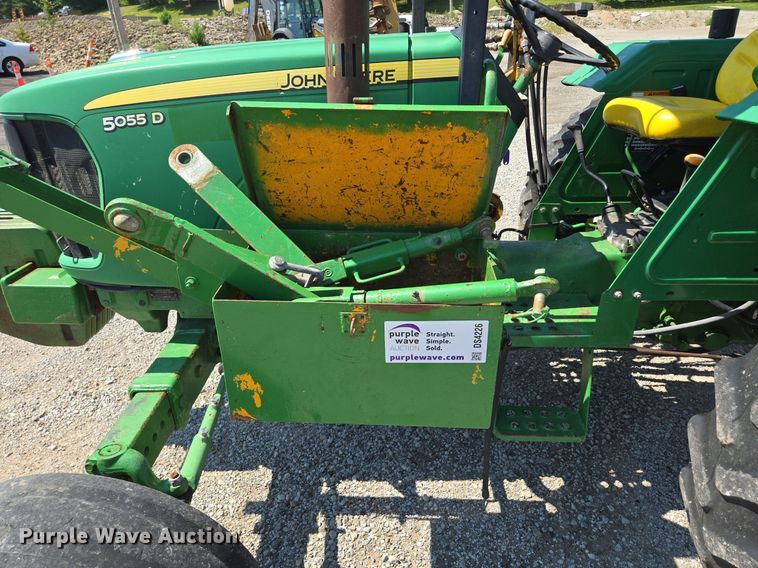 image for item DS4226 2009 John Deere 5055D tractor