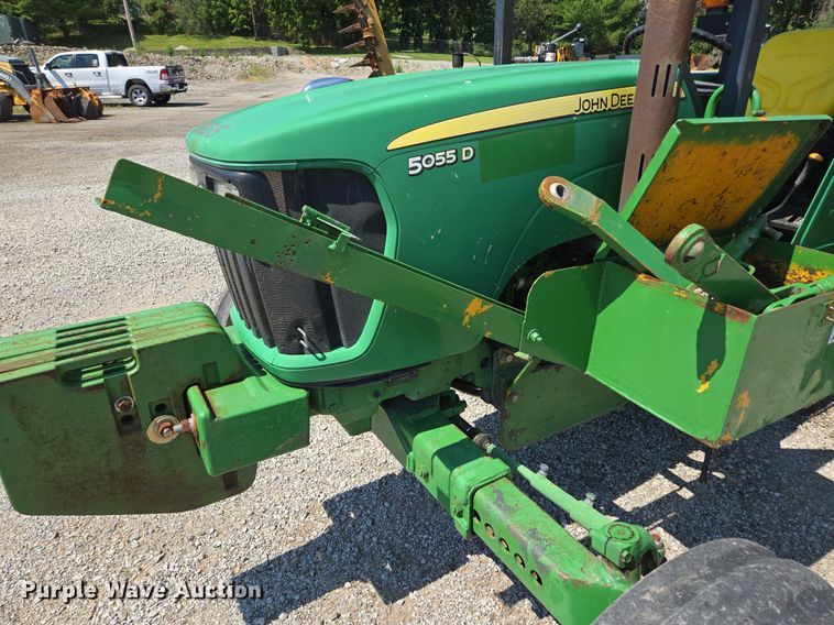 image for item DS4226 2009 John Deere 5055D tractor