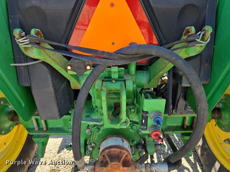 image for item DS4226 2009 John Deere 5055D tractor