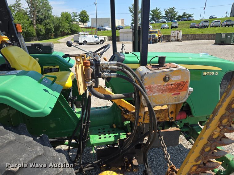image for item DS4226 2009 John Deere 5055D tractor