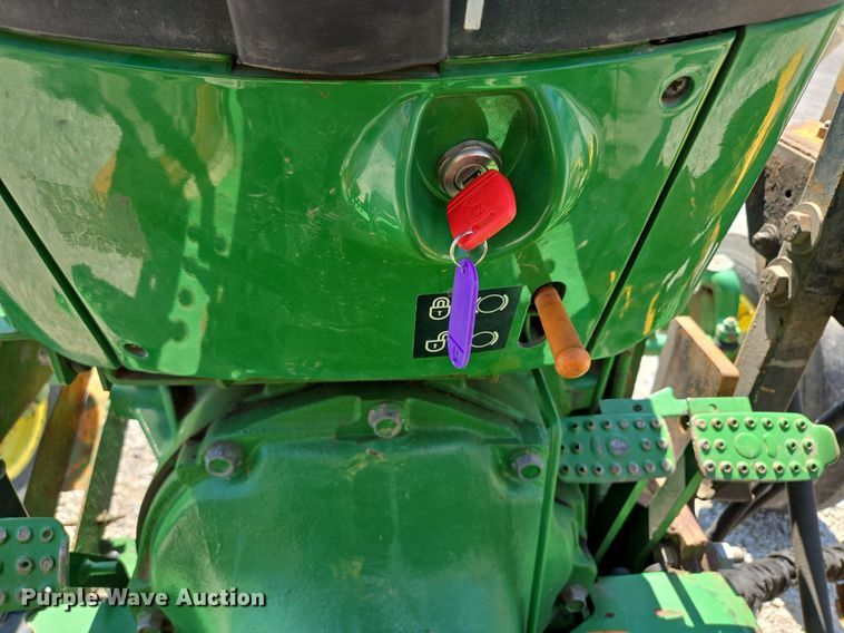 image for item DS4226 2009 John Deere 5055D tractor