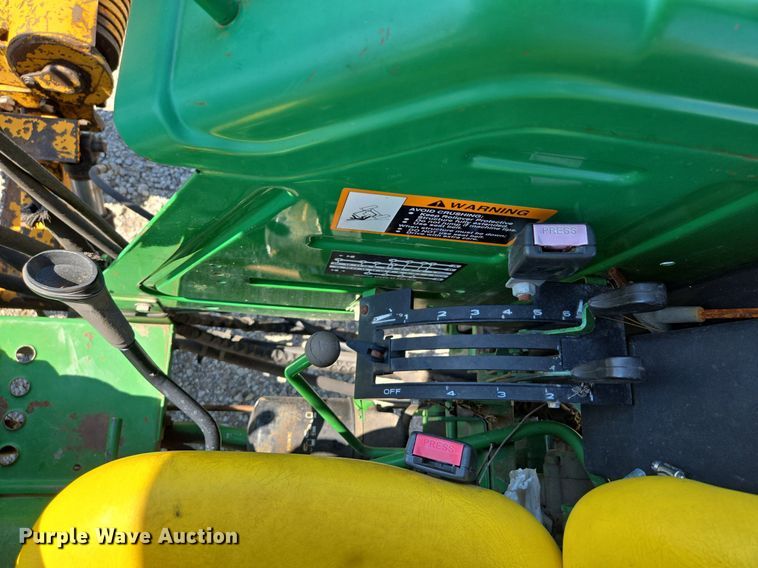 image for item DS4226 2009 John Deere 5055D tractor