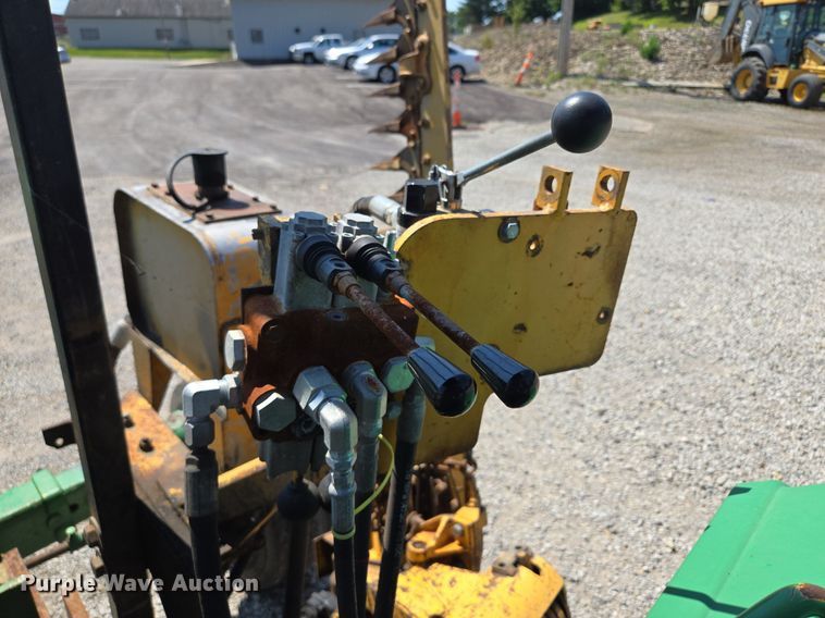 image for item DS4226 2009 John Deere 5055D tractor