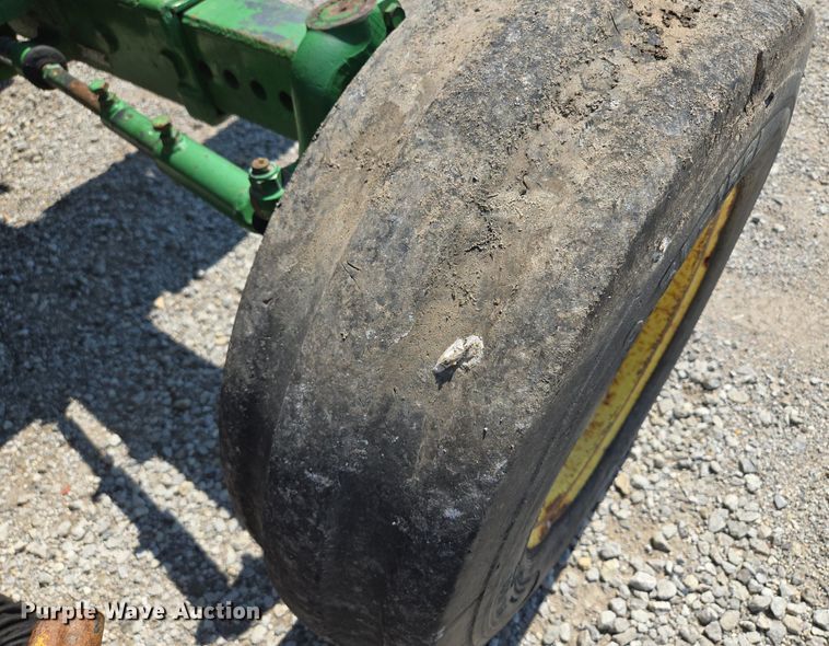 image for item DS4226 2009 John Deere 5055D tractor