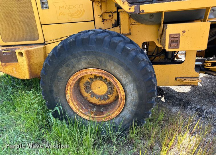 image for item DS4229 2007 John Deere 544J wheel loader