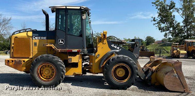image for item DS4232 2006 John Deere  444J wheel loader