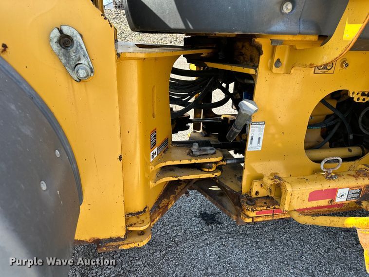 image for item DS4232 2006 John Deere  444J wheel loader