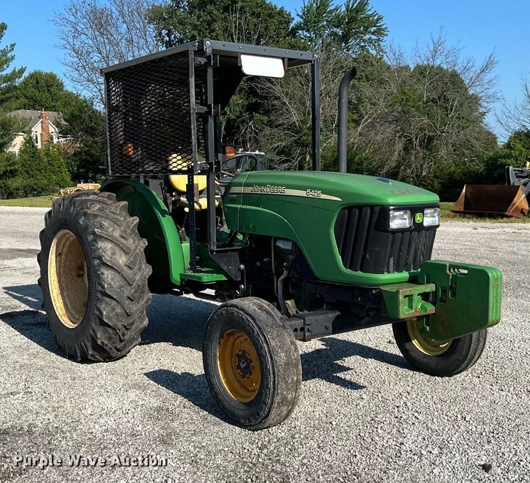 image for item DS4234 2006 John Deere  5425 tractor