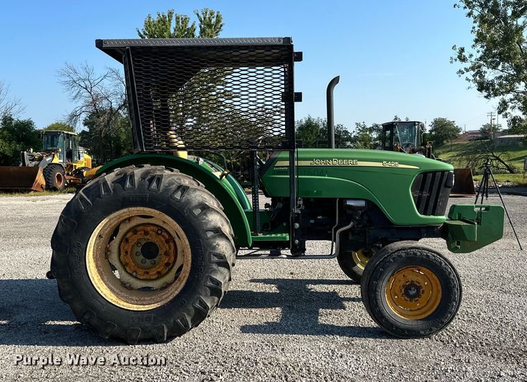 image for item DS4234 2006 John Deere  5425 tractor