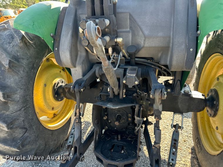 image for item DS4234 2006 John Deere  5425 tractor