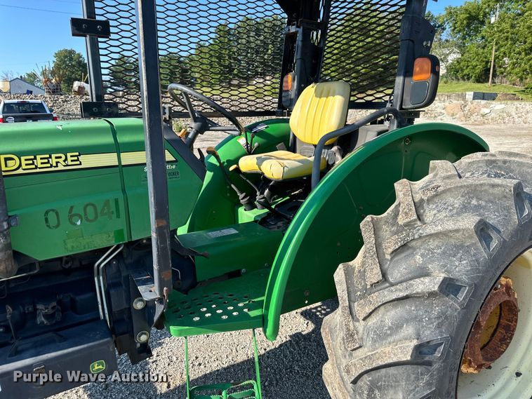 image for item DS4234 2006 John Deere  5425 tractor