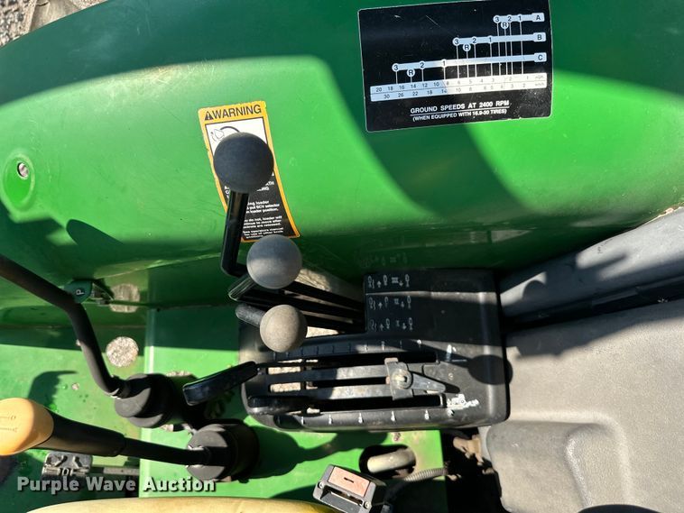 image for item DS4234 2006 John Deere  5425 tractor