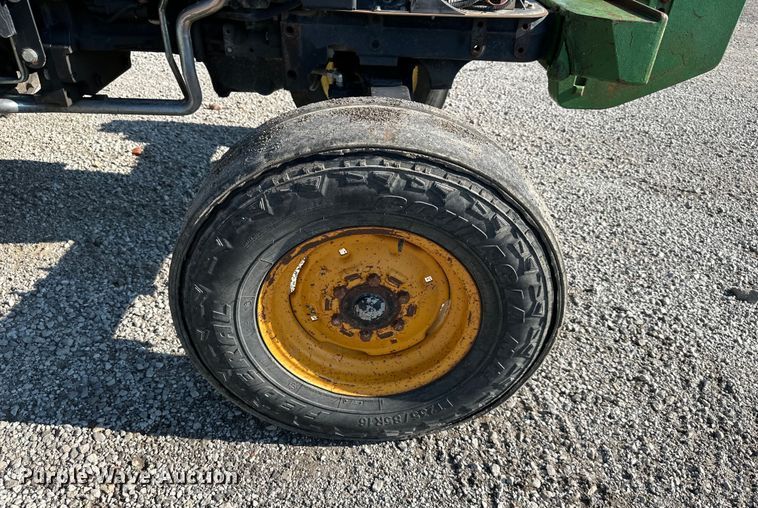image for item DS4234 2006 John Deere  5425 tractor