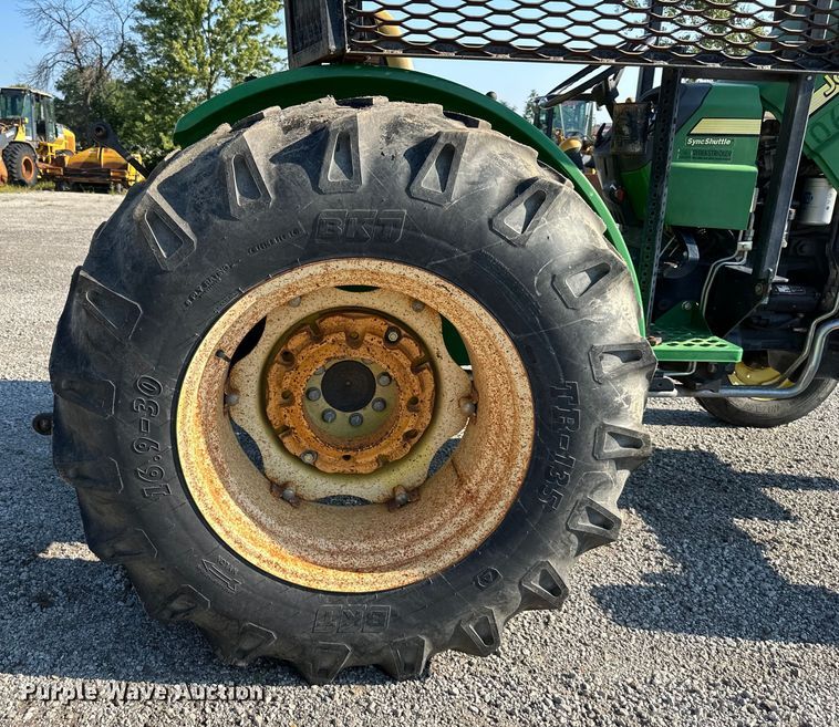 image for item DS4234 2006 John Deere  5425 tractor