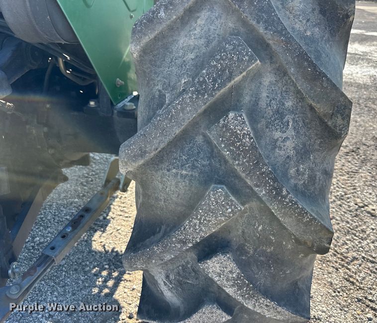 image for item DS4234 2006 John Deere  5425 tractor