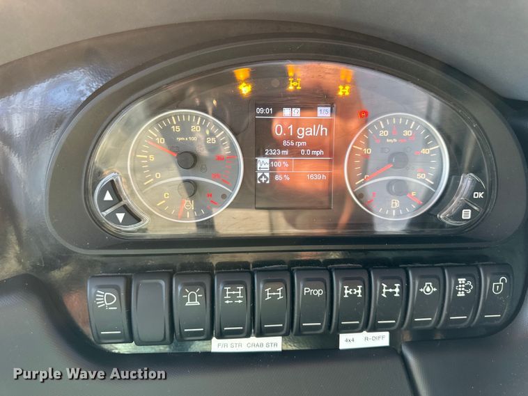 image for item DS4235 Aebi TT211 municipal tractor 