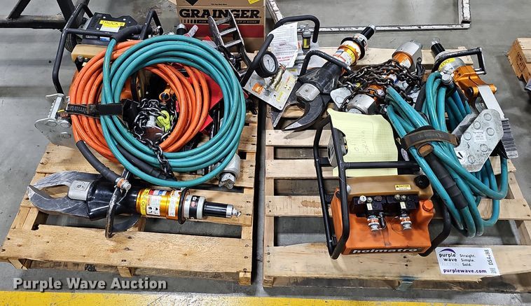 image for item DS4698 (2) Holmatro rescue tools