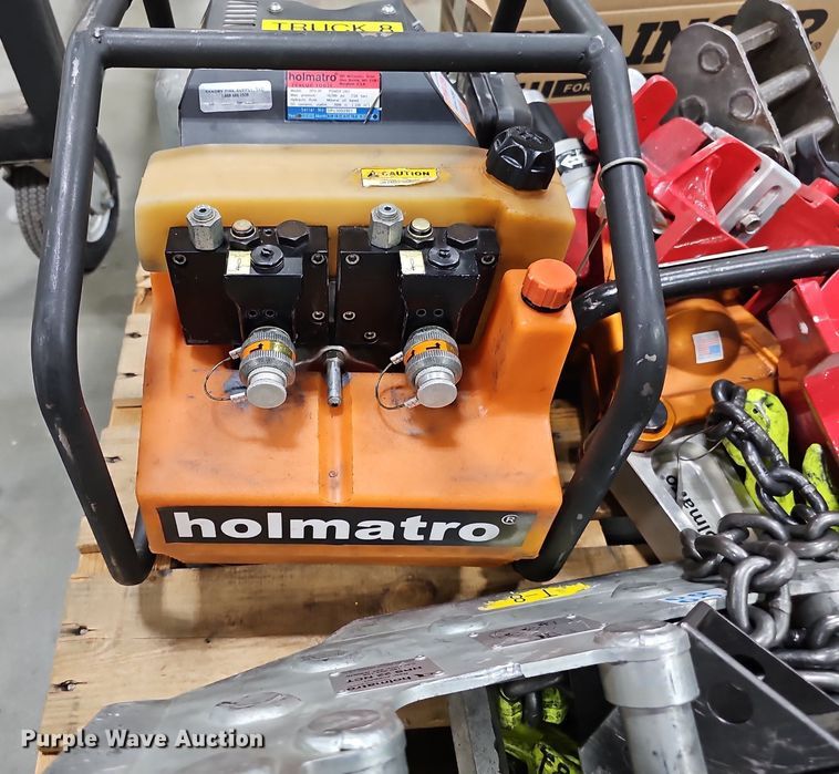 image for item DS4698 (2) Holmatro rescue tools