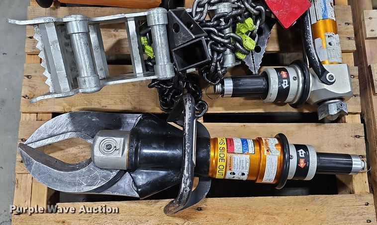 image for item DS4698 (2) Holmatro rescue tools