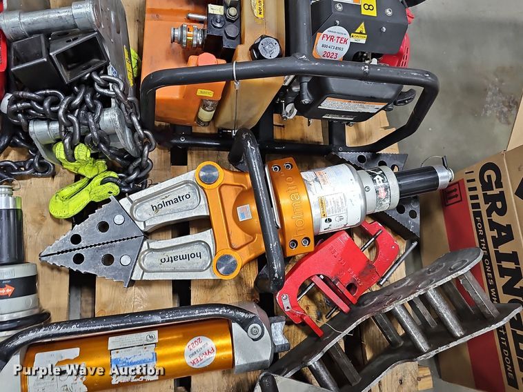 image for item DS4698 (2) Holmatro rescue tools