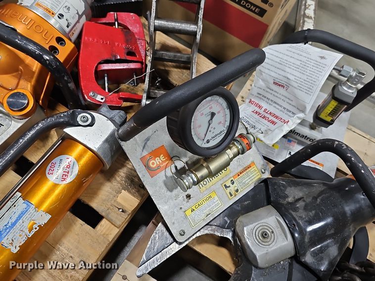 image for item DS4698 (2) Holmatro rescue tools