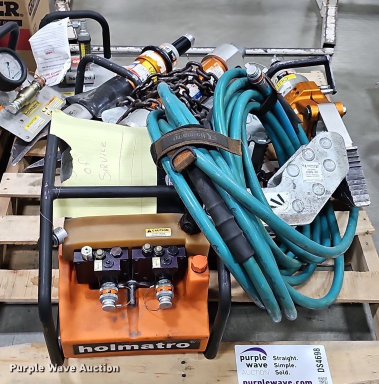 image for item DS4698 (2) Holmatro rescue tools