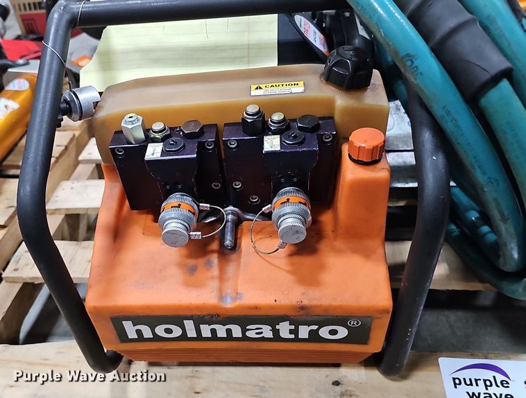 image for item DS4698 (2) Holmatro rescue tools