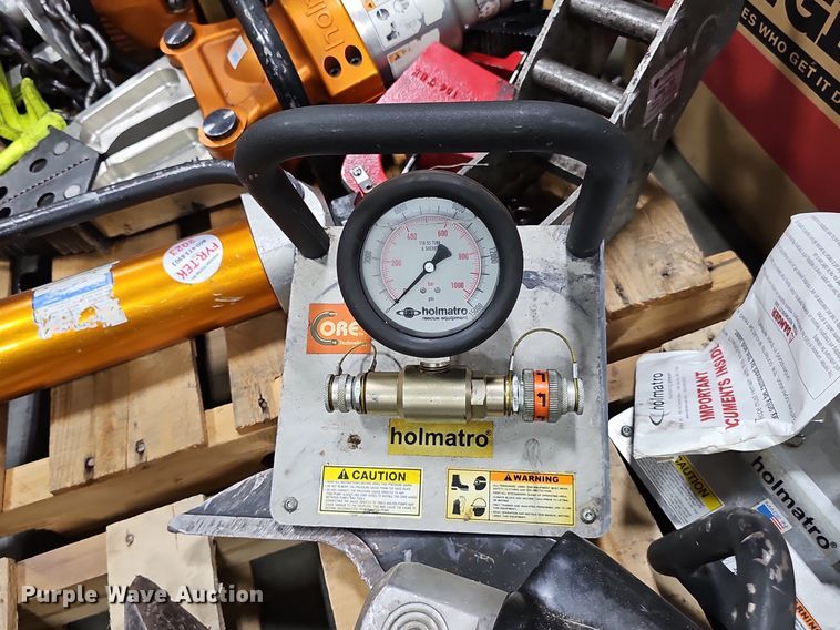 image for item DS4698 (2) Holmatro rescue tools