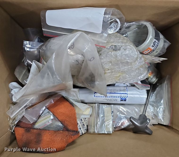 image for item DS4698 (2) Holmatro rescue tools