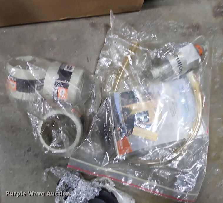 image for item DS4698 (2) Holmatro rescue tools