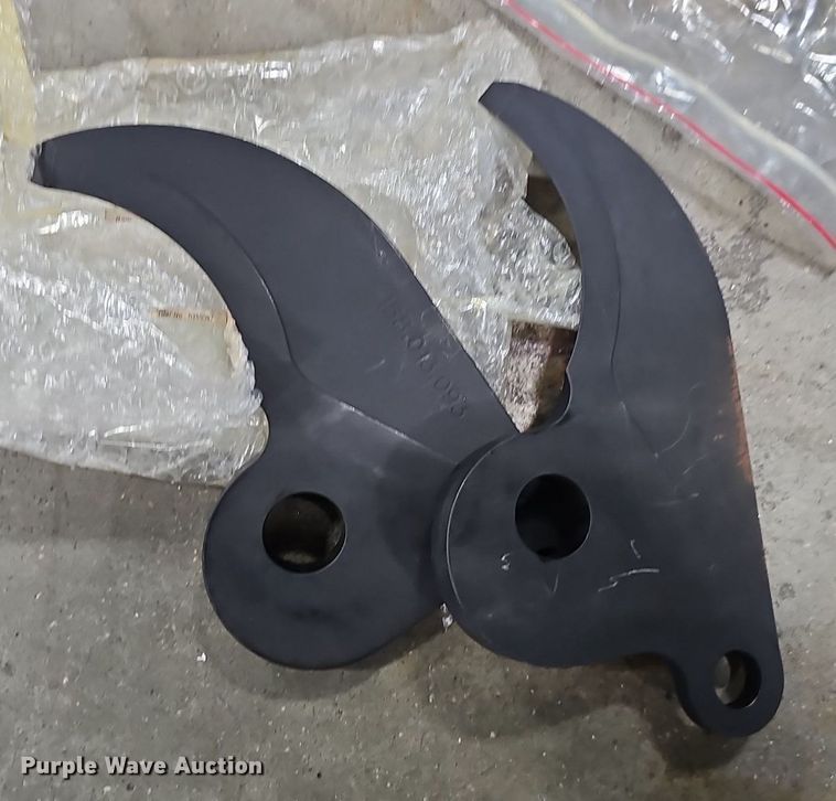 image for item DS4698 (2) Holmatro rescue tools