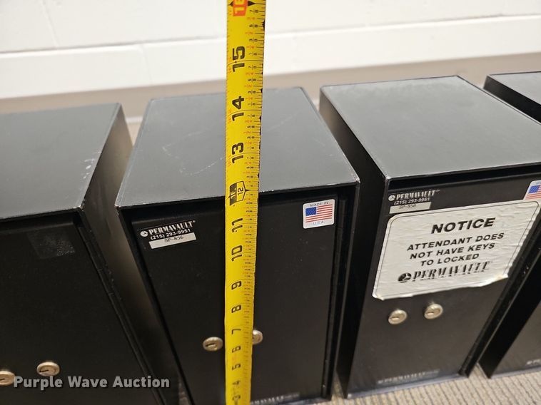 image for item DS4719 (8) safes